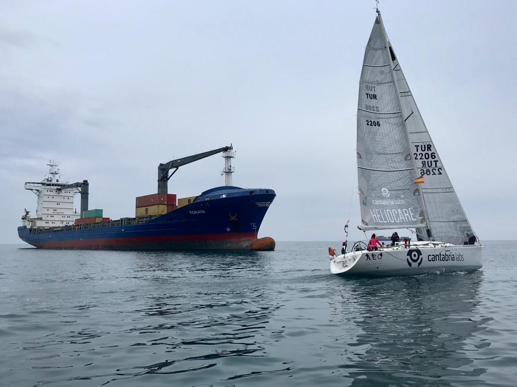 El Club de Vela Marina el Portet de Dénia Joaquín Molpeceres Chiqui González y Yann Lythgoe El Club de Vela Marina el Portet de Dénia Joaquín Molpeceres Chiqui González y Yann Lythgoe 2